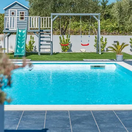 Perini Dvori Villa