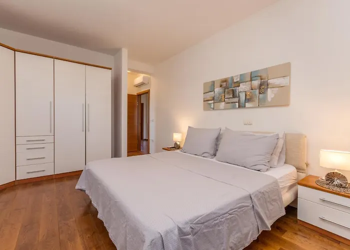 Perini Dvori Vila Donji Zemunik