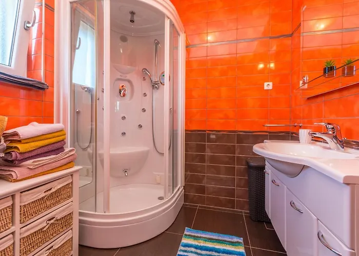 Perini Dvori Willa *