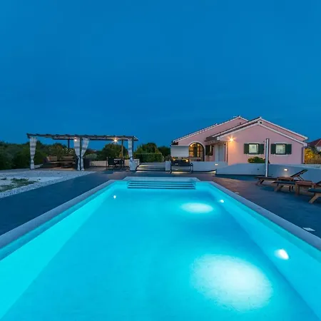 Villa Perini Dvori *