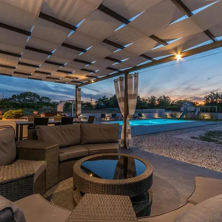 Villa Perini Dvori Donji Zemunik