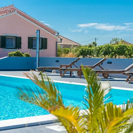 Perini Dvori Villa
