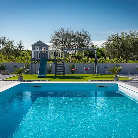 Villa Perini Dvori Donji Zemunik