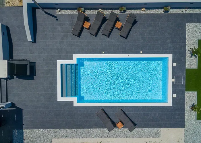 Perini Dvori * Donji Zemunik