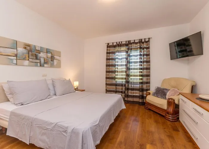 Villa Perini Dvori Donji Zemunik