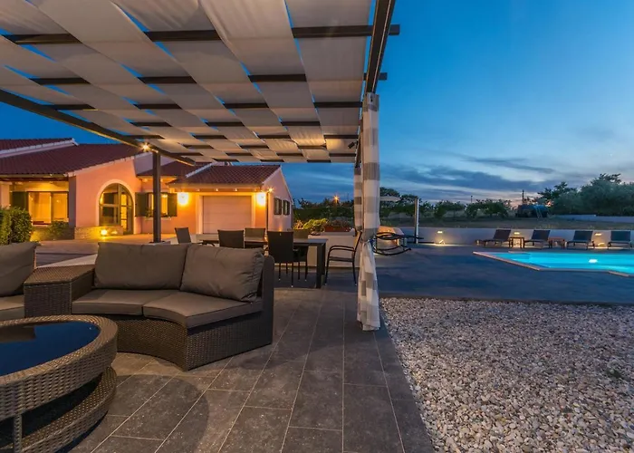 Perini Dvori Villa *