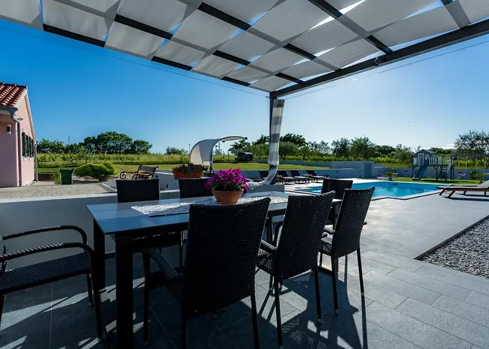 Villa Perini Dvori Donji Zemunik