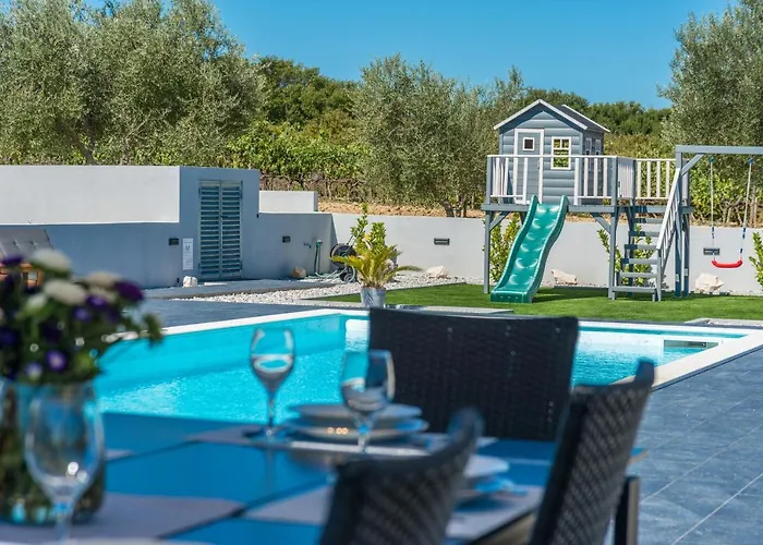 Villa Perini Dvori Donji Zemunik