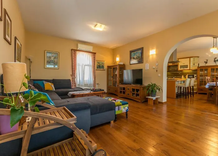 Вилла Perini Dvori Donji Zemunik