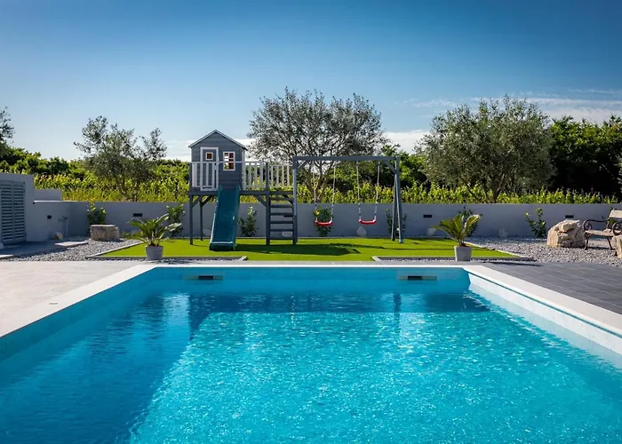 Villa Perini Dvori Donji Zemunik